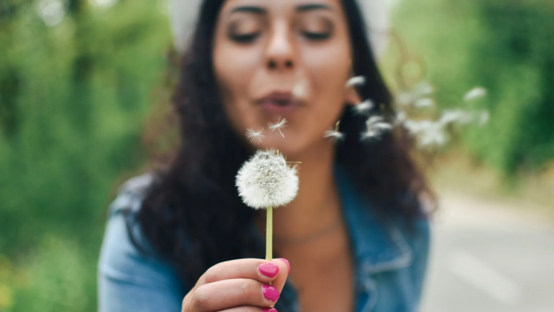 Тези 3 зодии сбъдват най-смелите си мечти през АПРИЛ 2026