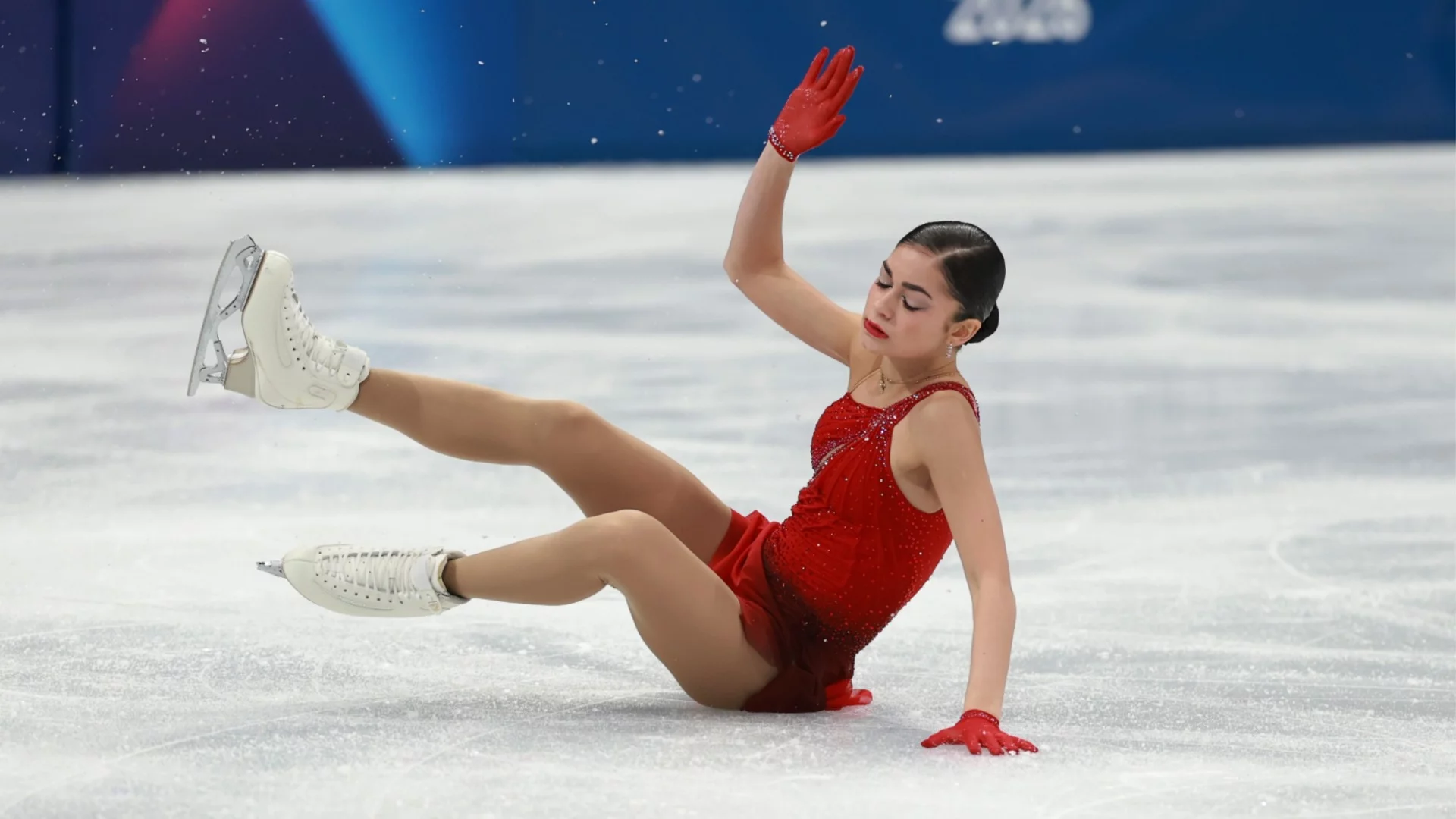 На руснаци не може! Dior и Louis Vuitton хлопнаха мандалото на руска шампионка по фигурно пързаляне (ВИДЕО)