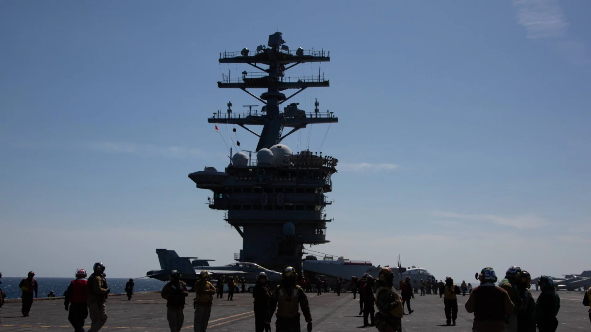 Движение в ключова база на НАТО в Гърция: Френски самолетоносач напусна пристанището