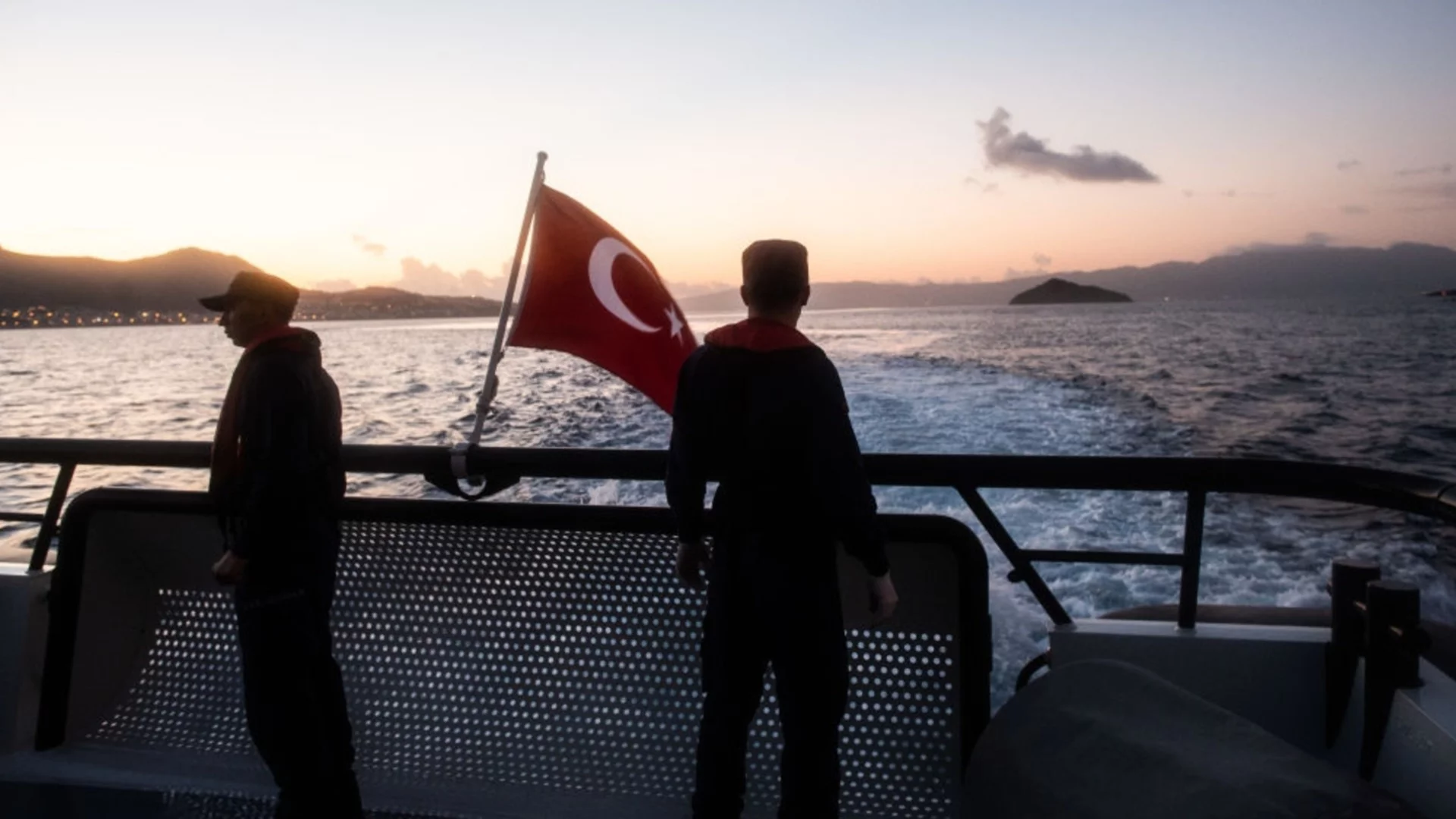 Турция измисли алтернатива на Ормузкия проток: Отваря нов транзитен коридор