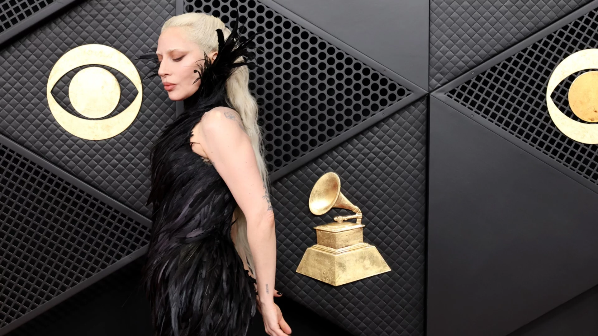 Лейди Гага се срина и отмени концерта си в Монреал