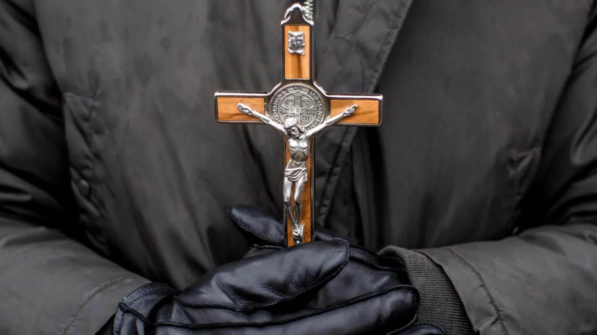 От религиозната теория до училищата: Черно-белият свят "против" абортите