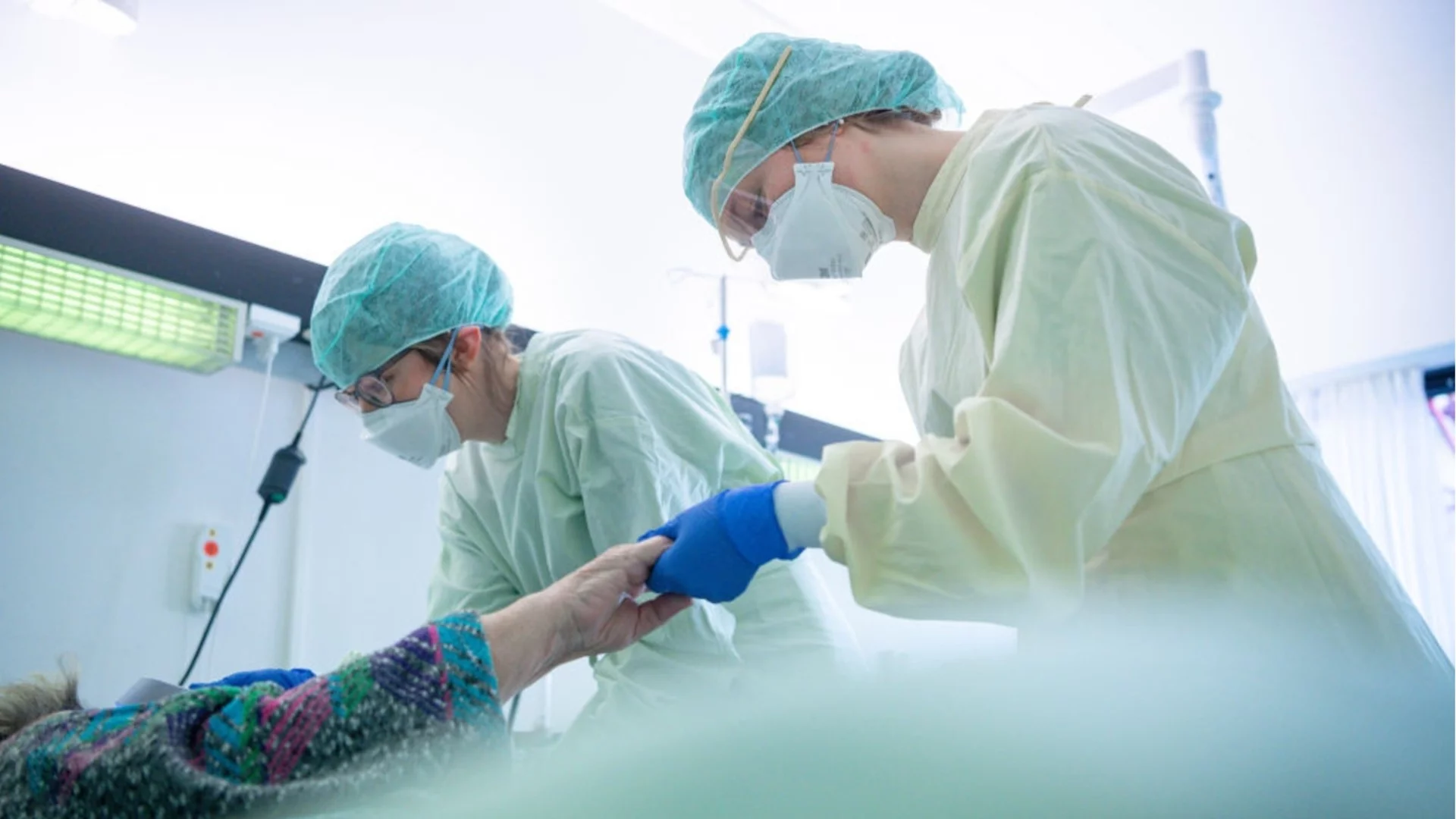 "Сили и увереност": Здравният министър поздрави лекарите