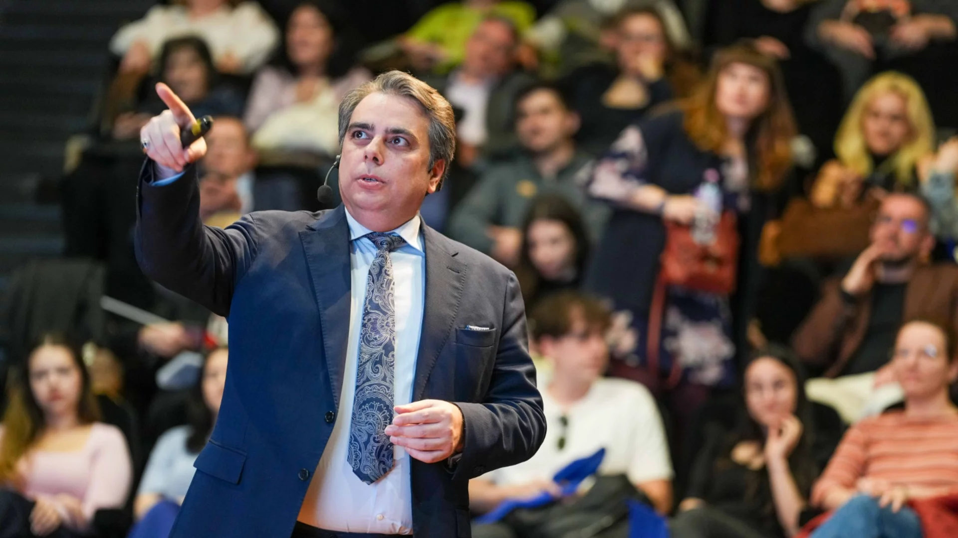 Асен Василев представи план как България може да стане богата държава