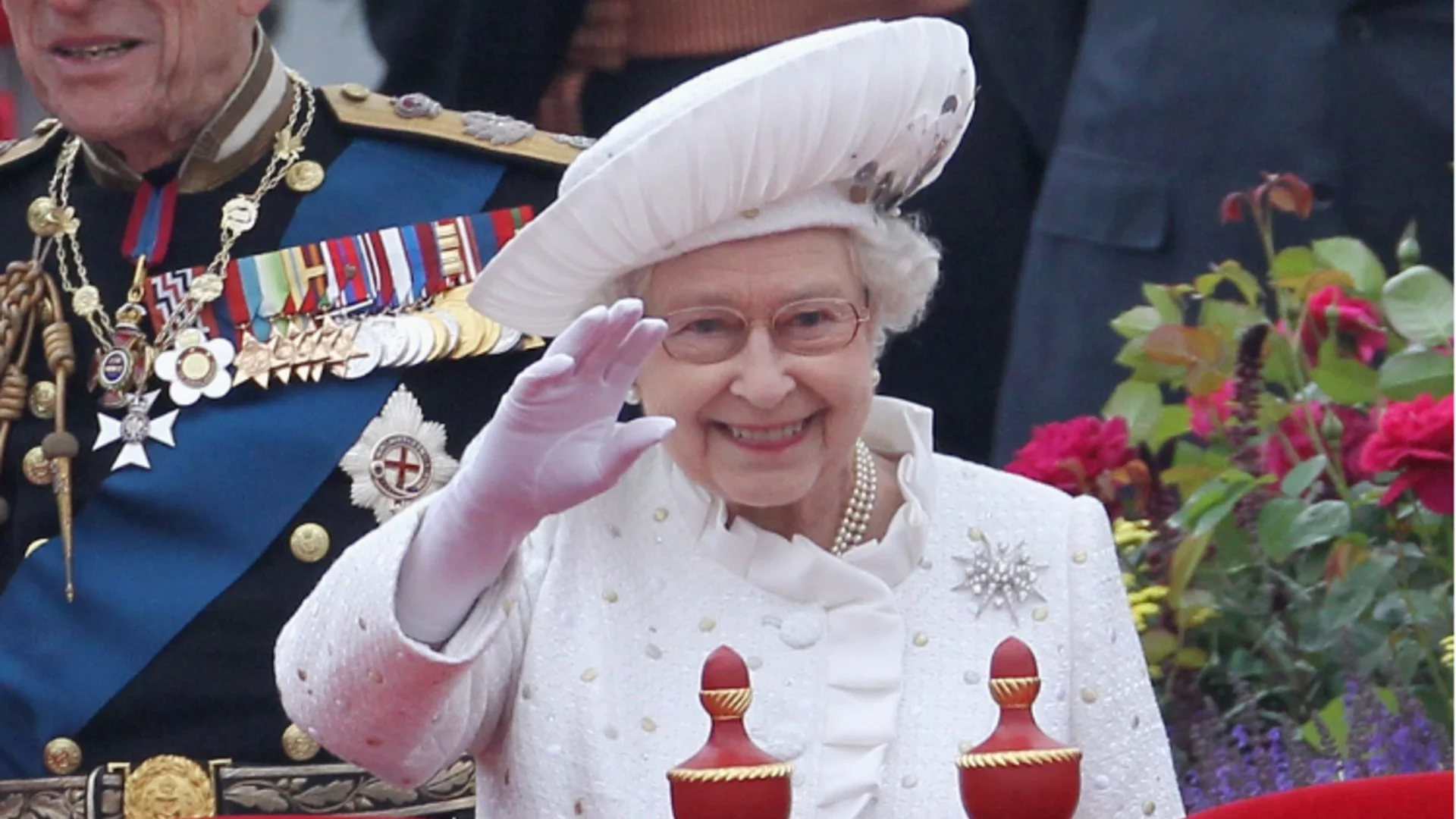 Забравете за химна: Кое е поп парчето, на което кралица Елизабет II не можеше да стои мирна?