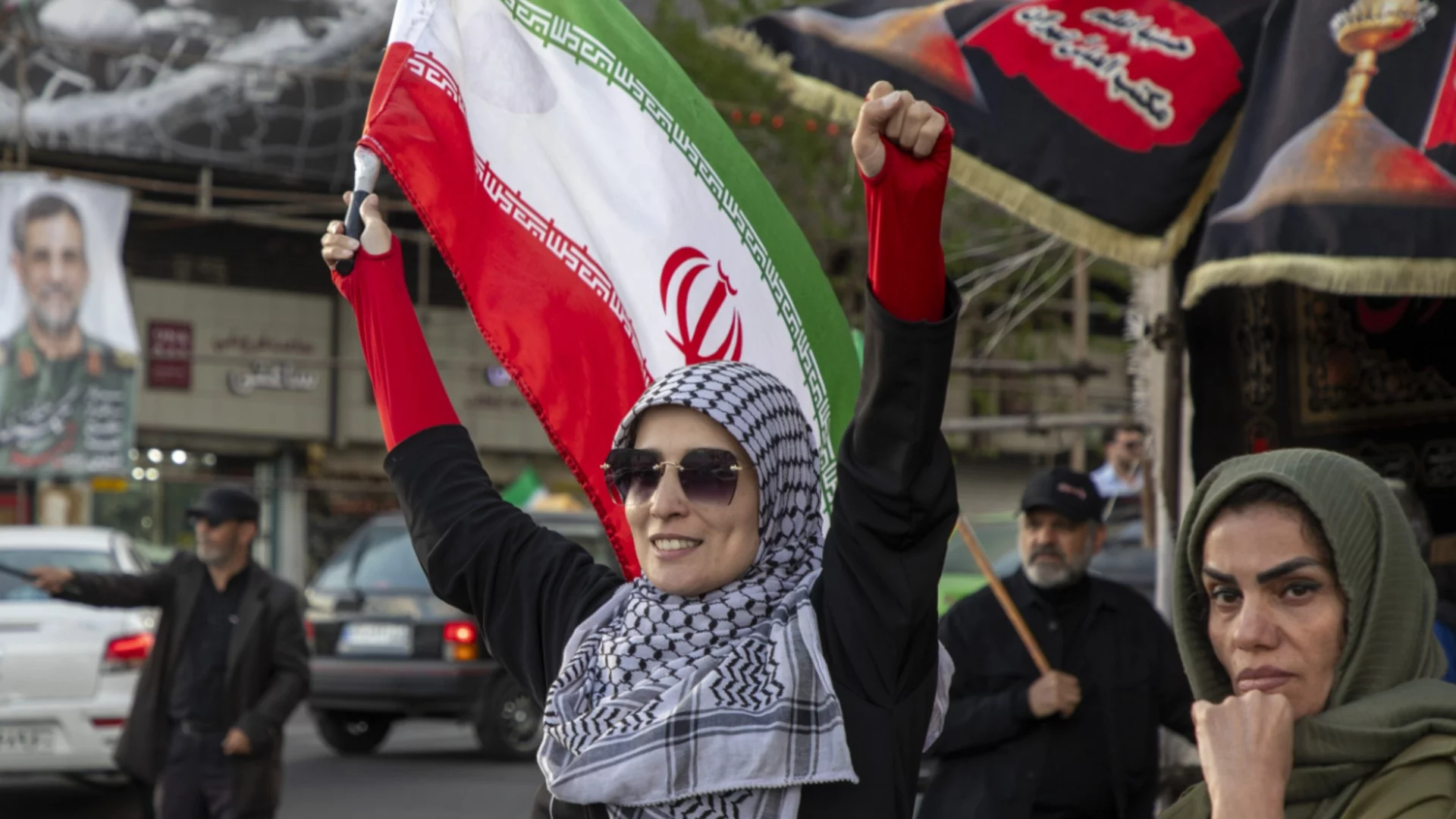 Иран ще прави живи вериги около електроцентралите след заплахите на Тръмп