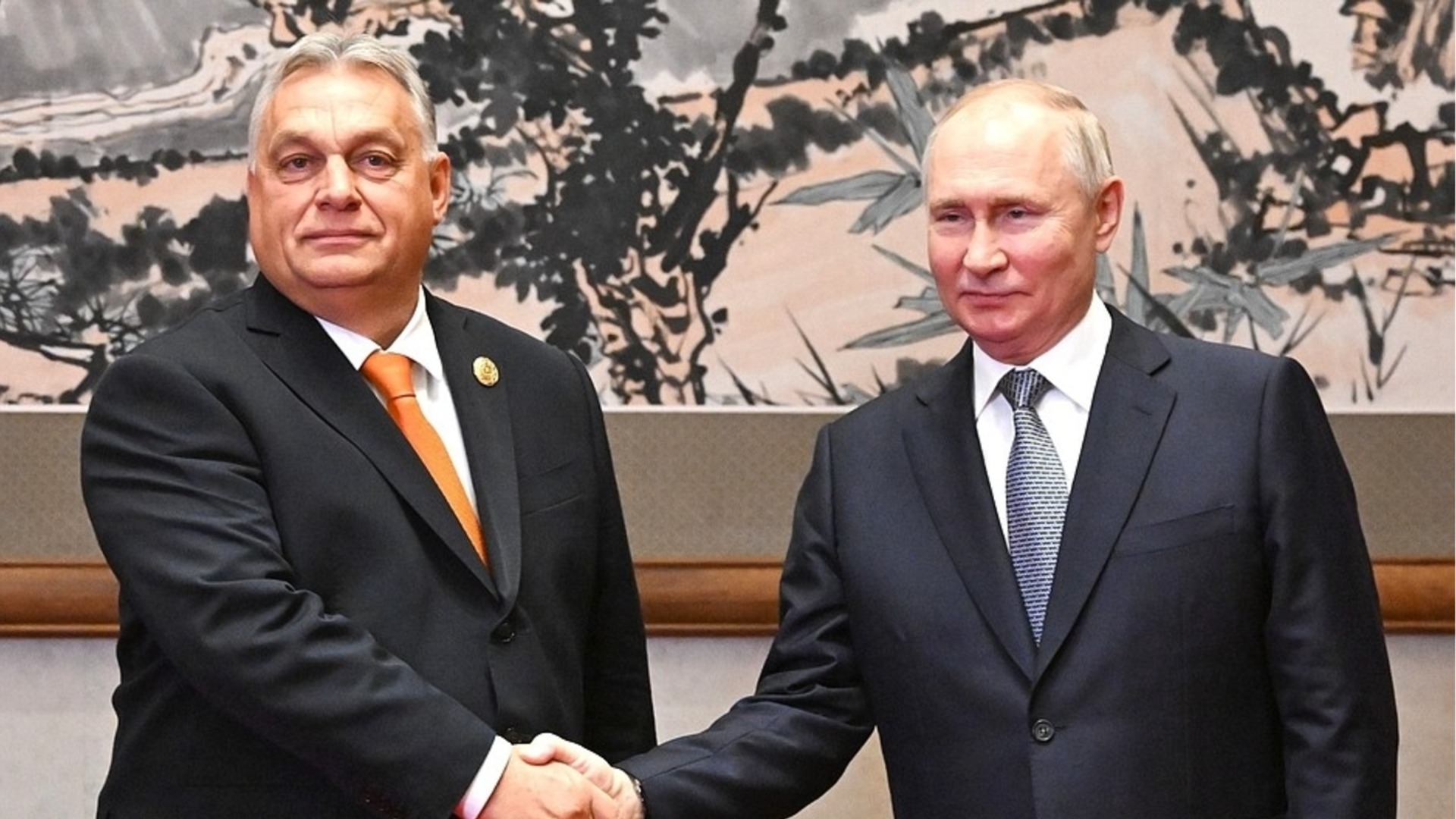 Преди изборите: Орбан предал 