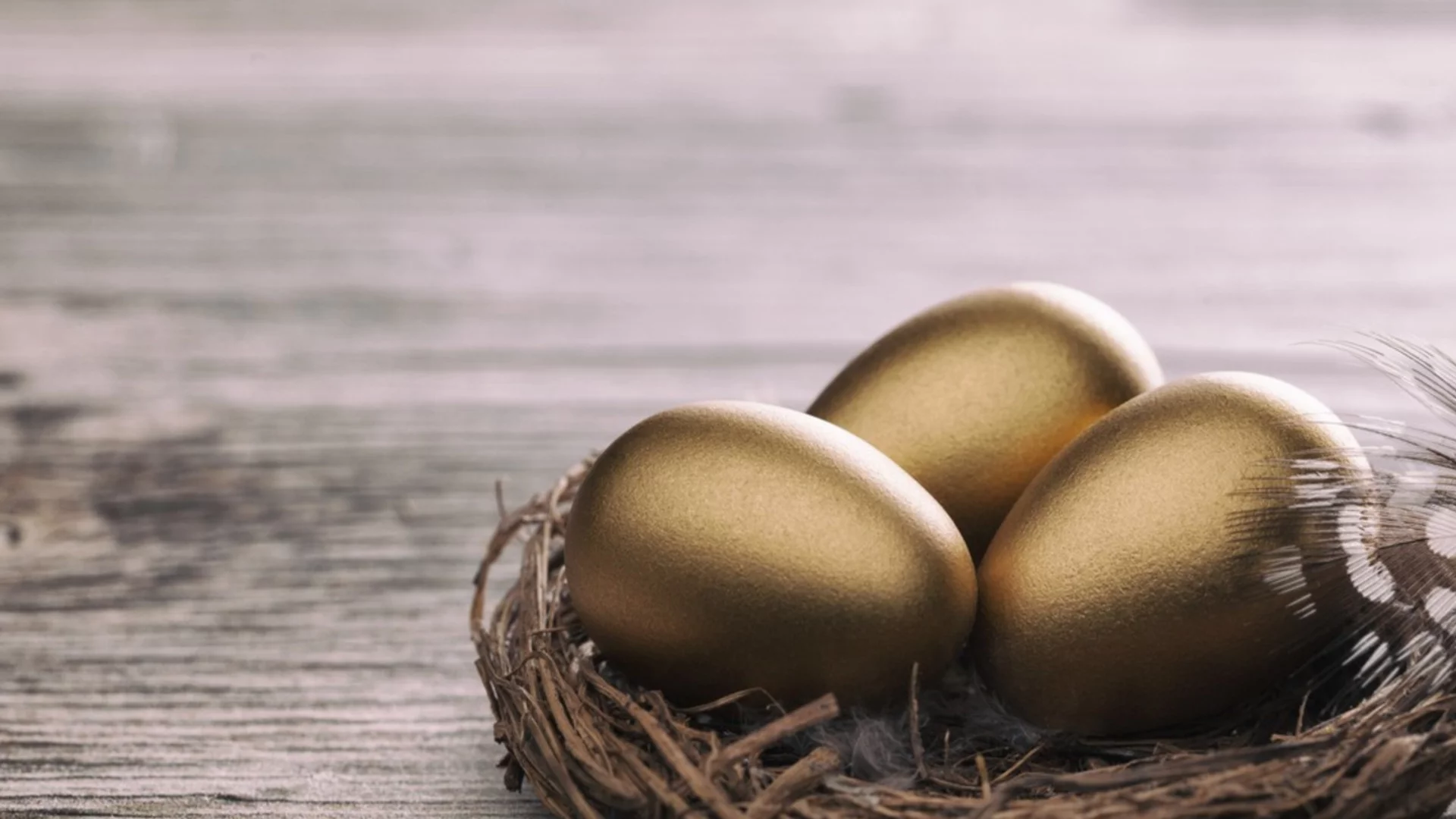 На Велика събота: Не просто червени, а златни яйца ще боядисат Рак, Скорпион + още 2 зодии