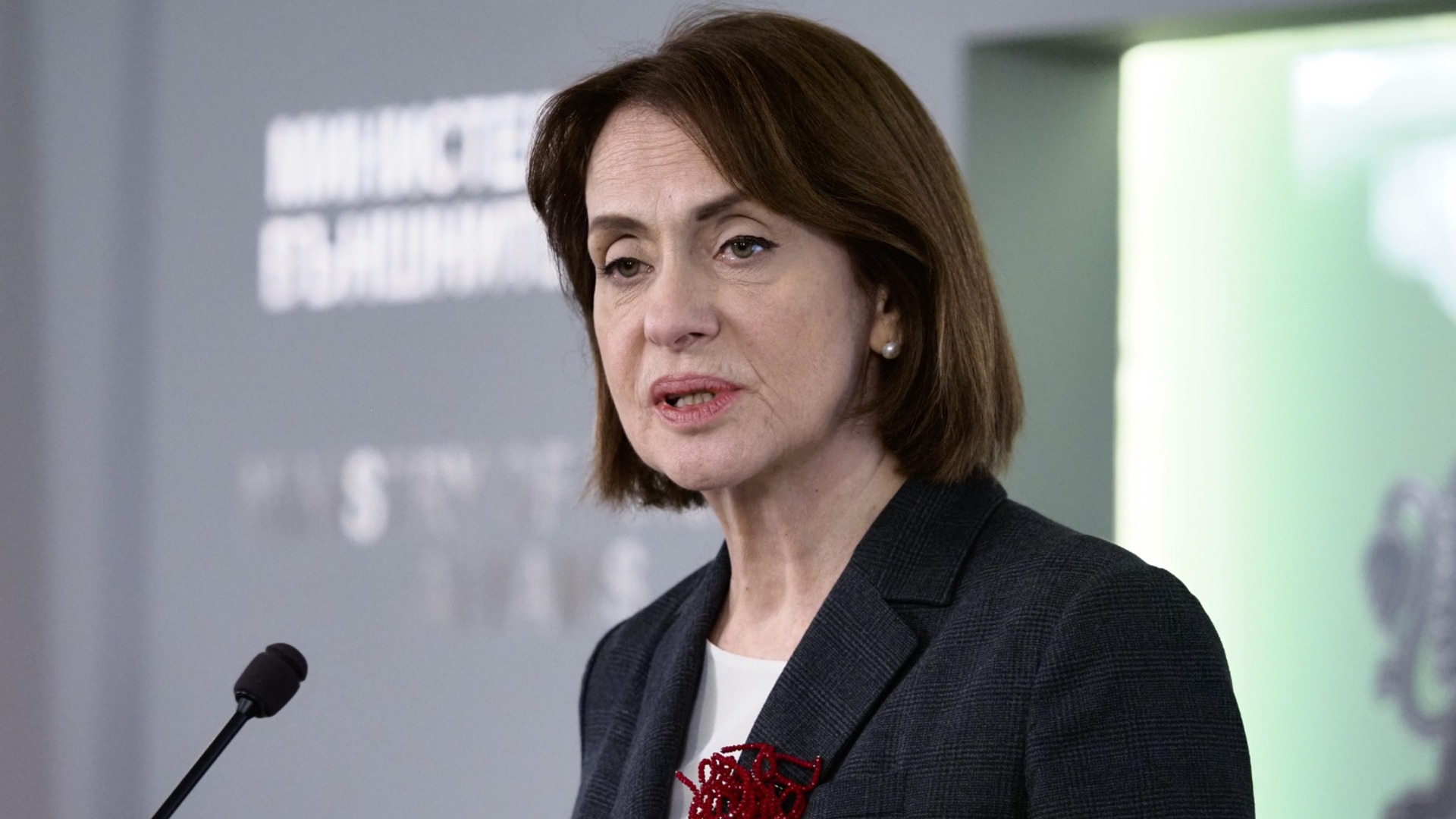 От какво зависи мирът в Иран и къде са заложени мините: Говори външният министър