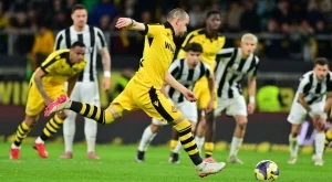 Пред 10 хиляди на "Колежа": Ботев Пловдив и Локомотив Пловдив спретнаха лудо дерби