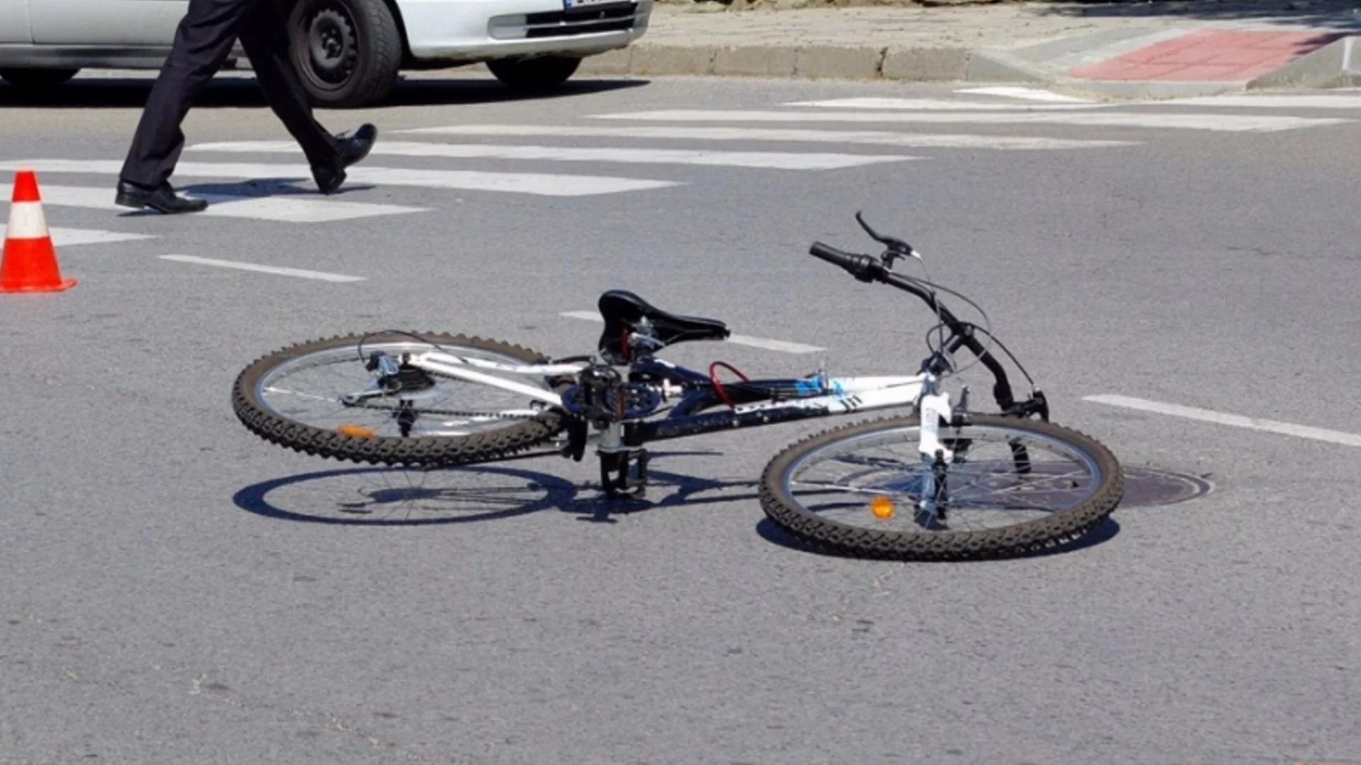 Фатален изход: Камион уби велосипедист