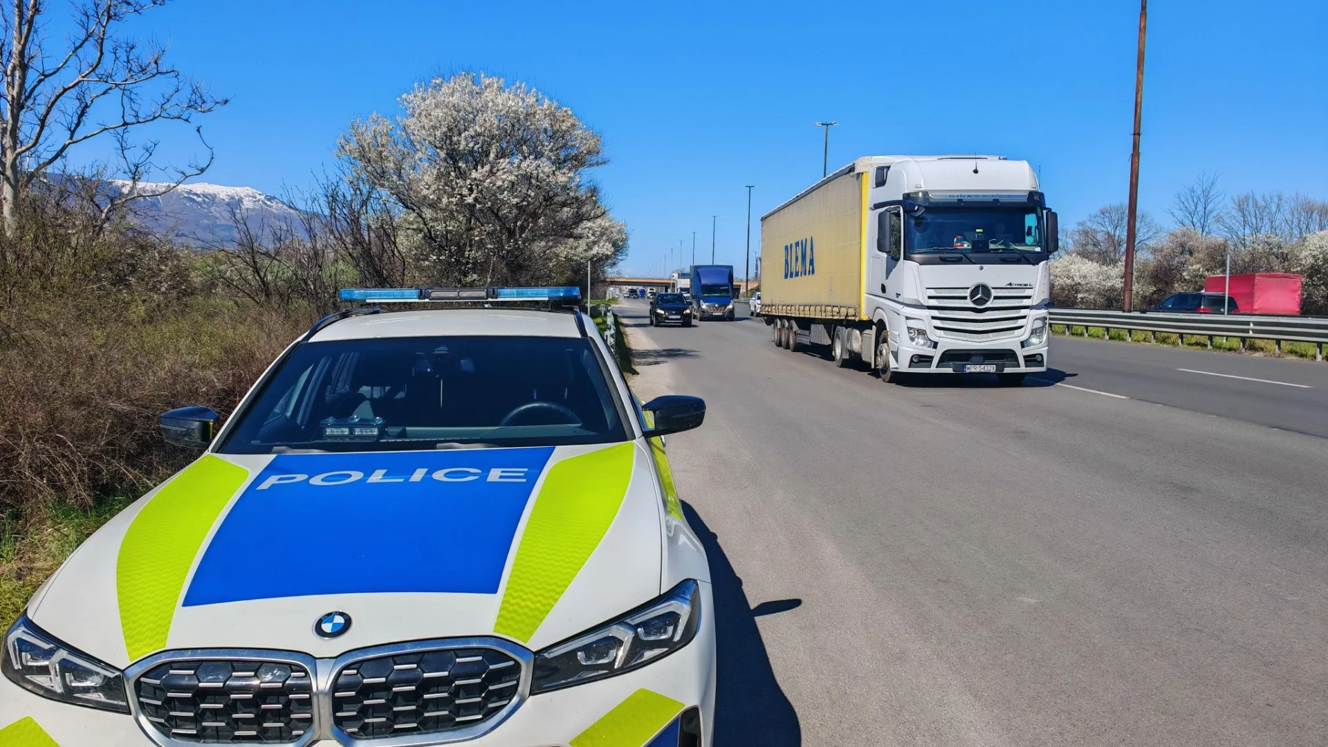 Над 700 екипа и цивилни патрули: Допълнителни мерки за голямото пътуване за Великден