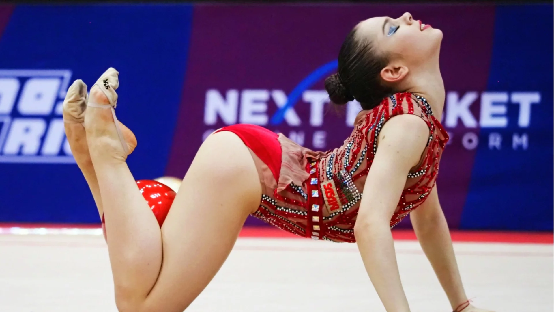 Две грации ще представят България на Световната купа по художествена гимнастика в Ташкент