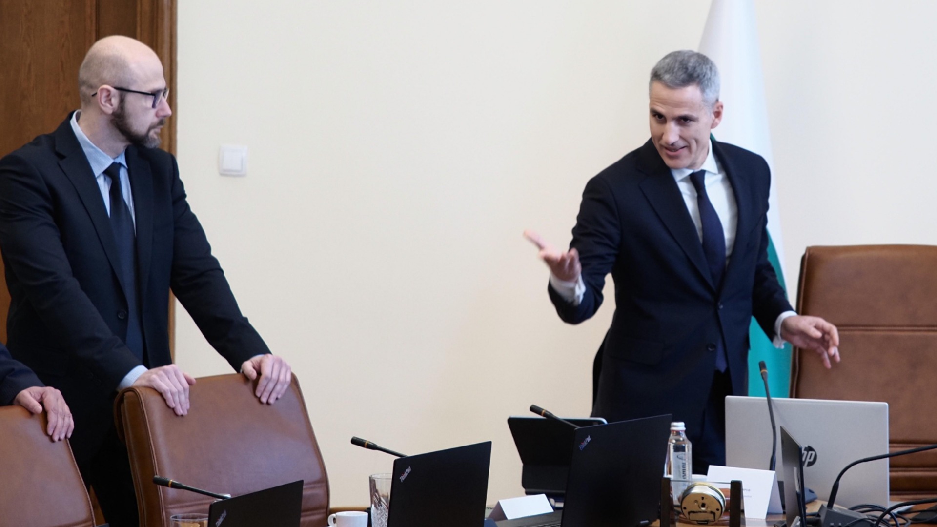 Правителството оряза милиони евро за Върховния административен съд, гласувани от кабинета Желязков