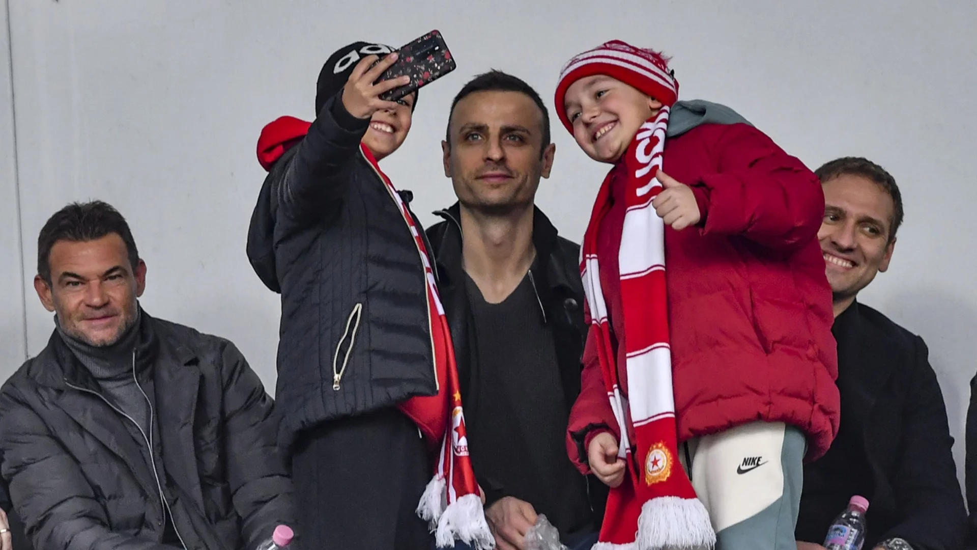 Голям приятел на Бербатов пристига в София с два от най-големите трофеи в Европа