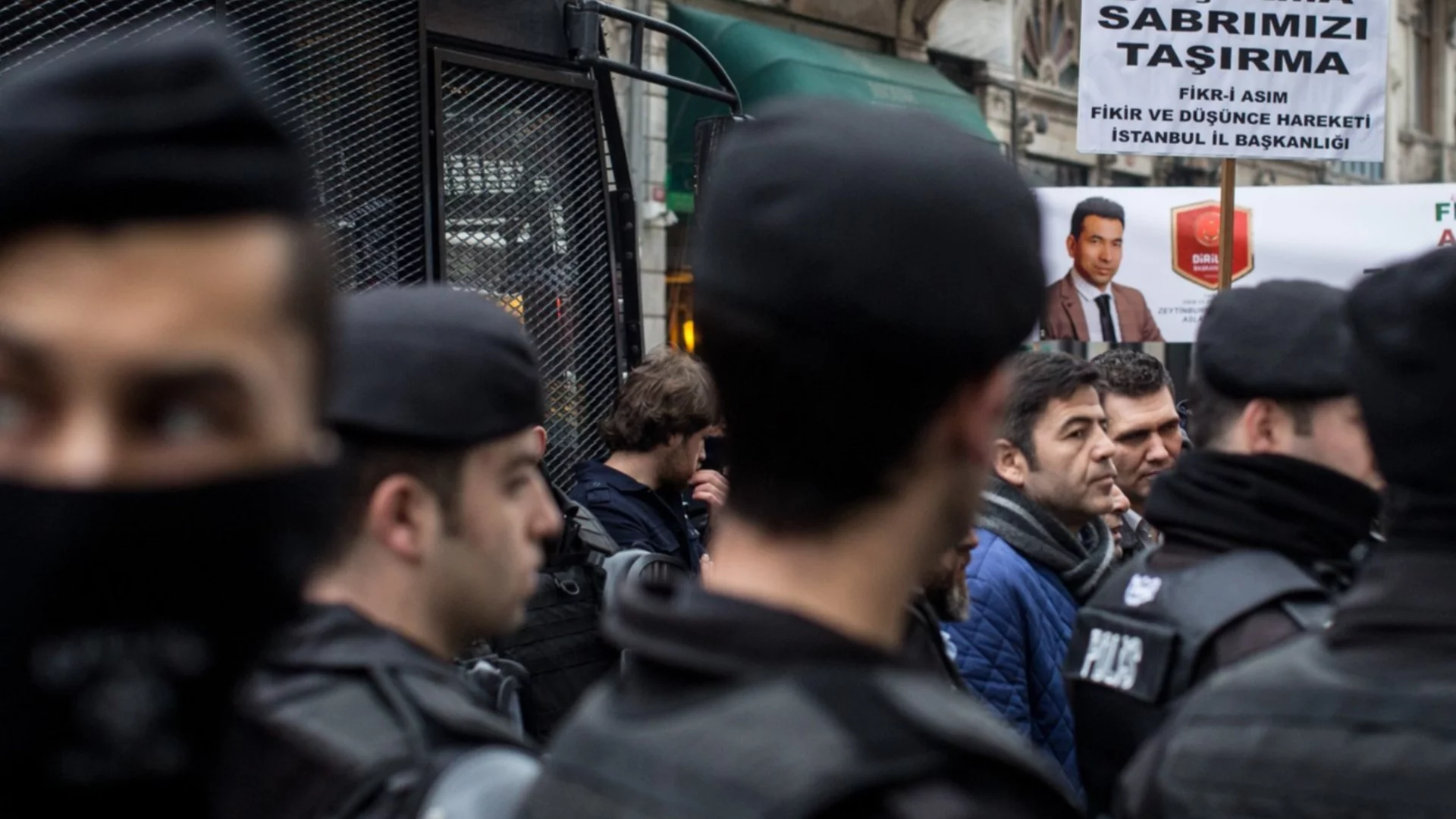 След престрелката с терористи: Арести в Истанбул