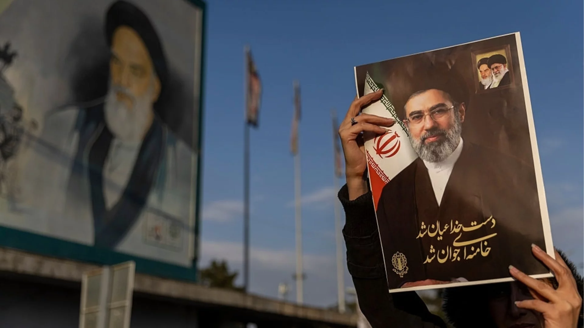 Зад кулисите: Върховният лидер на Иран се намесил в преговорите, Тръмп оставил всички да гадаят до последно