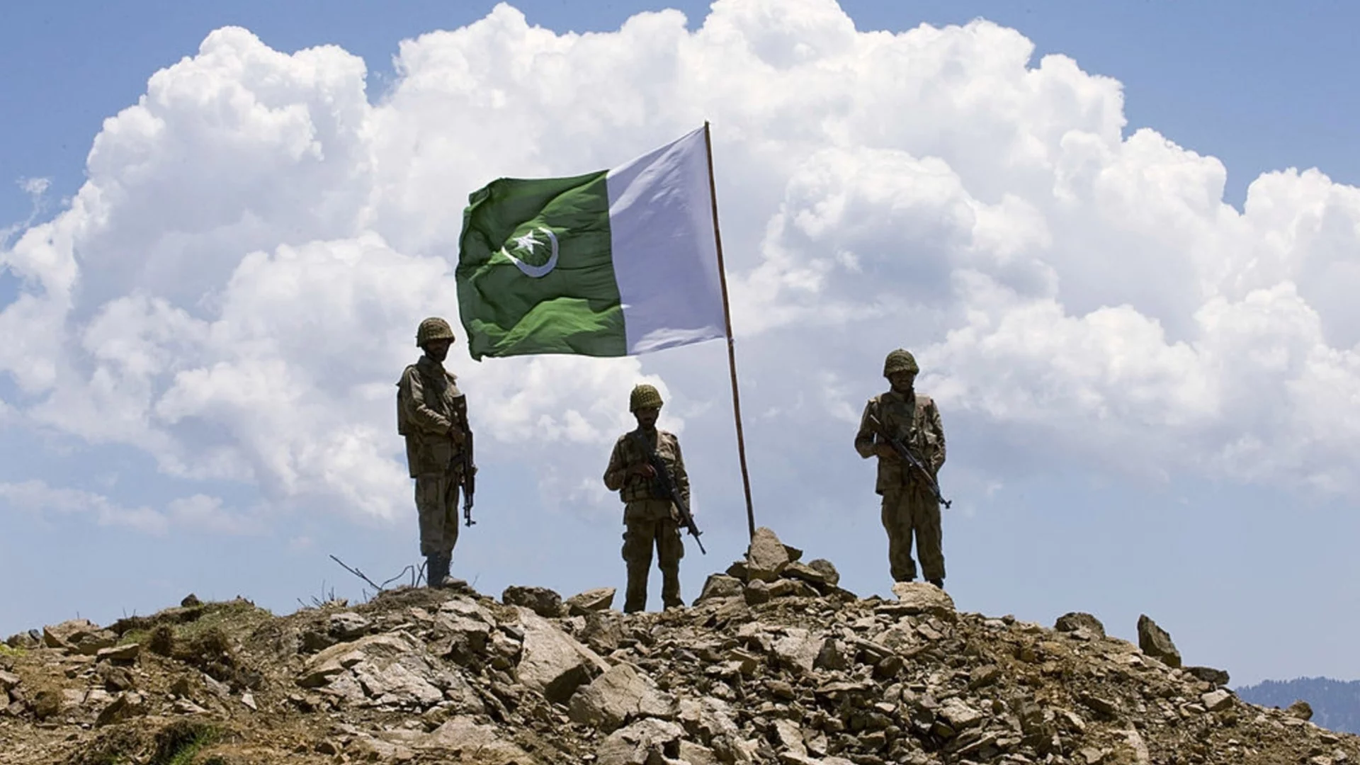 "Ласкателството като външна политика": Как Пакистан помогна за примирието между САЩ и Иран