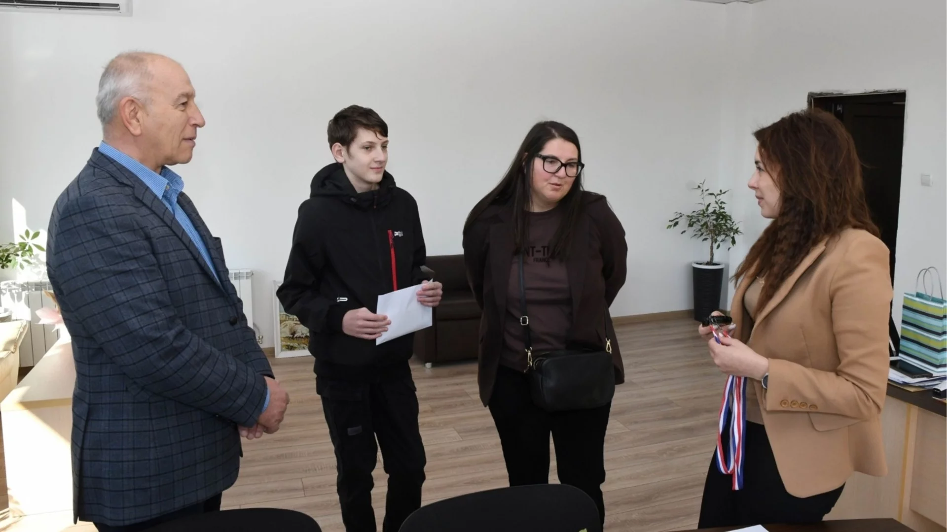 Общинският съвет в Стара Загора подкрепи млади математици за участие в международна олимпиада в Япония