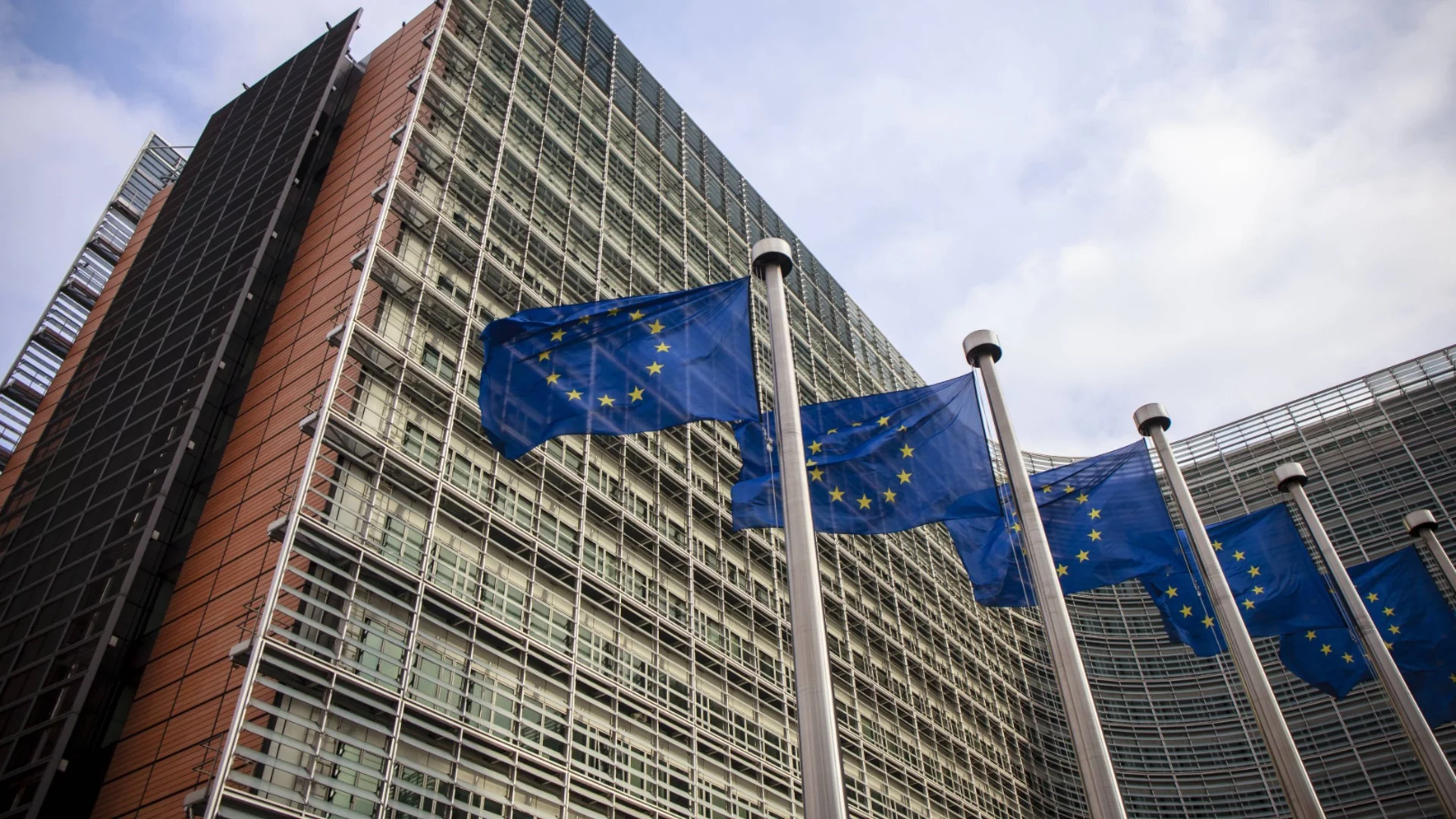 След разкритията, че Унгария е предавала информация на Иран и Русия: Еврокомисията иска обяснение от Будапеща