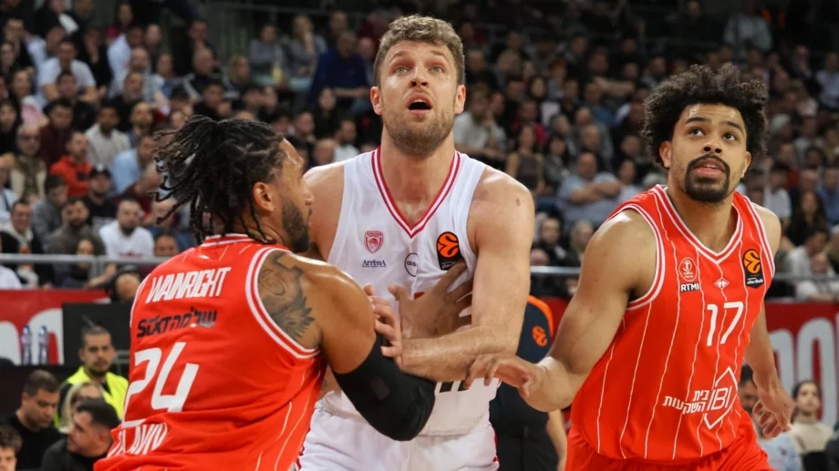 Блестящ Александър Везенков и Олимпиакос направиха голяма стъпка към първото място в Евролига в София