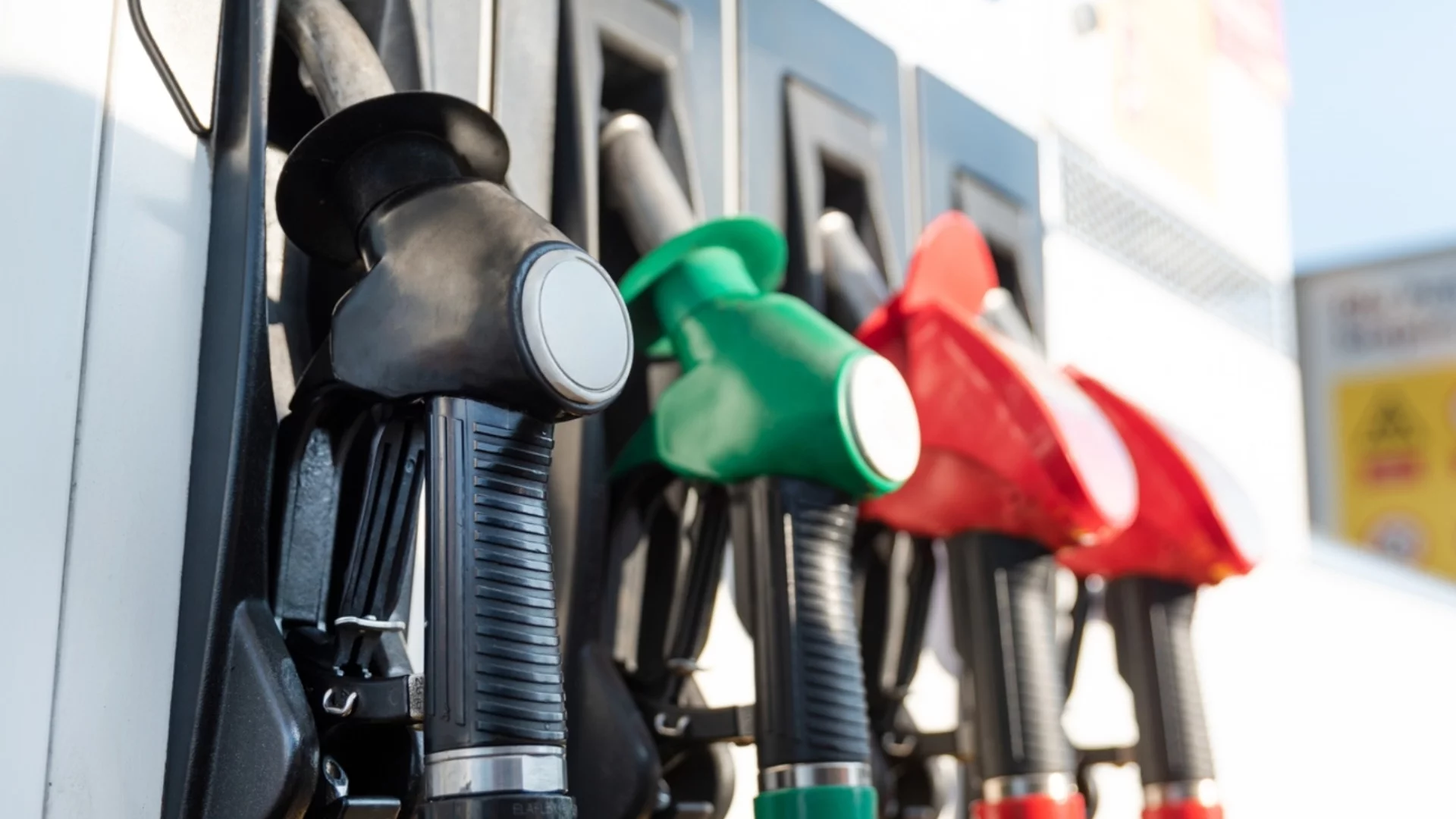 Съд и държавата да плаща заради цените на горивата: Има такава опасност