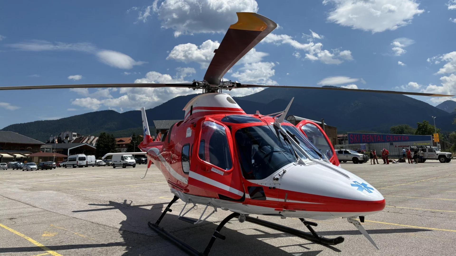 В битка с времето: Въздушните линейки помогнаха на трима души за ден