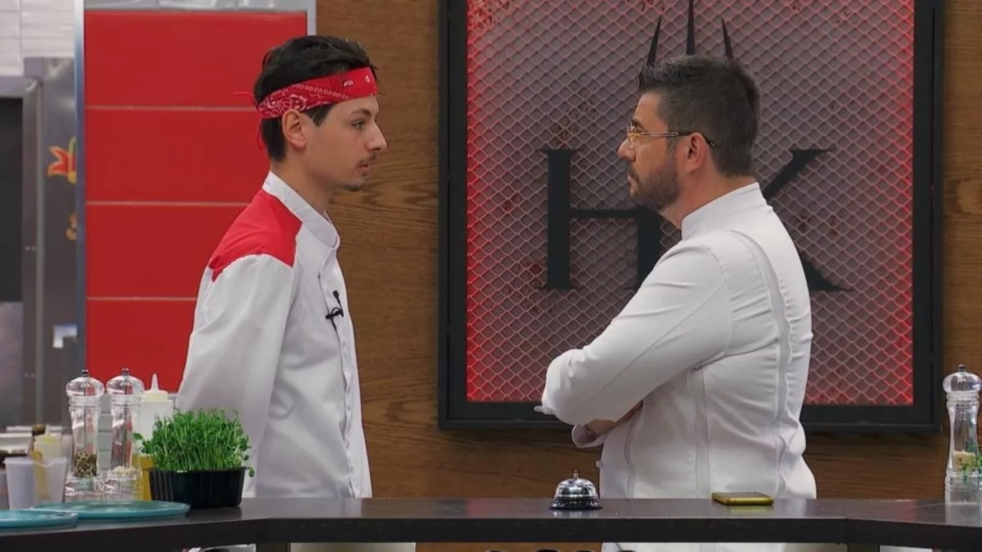 Разтърсваща семейна драма в "Hell's Kitchen": Не съм мамино синче (ВИДЕА)