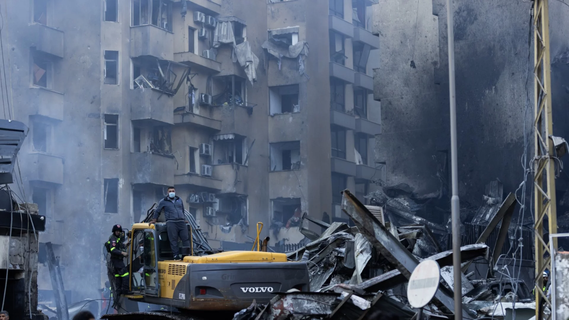 Стотици вече са жертвите след удара по най-гъсто населените квартали на Бейрут