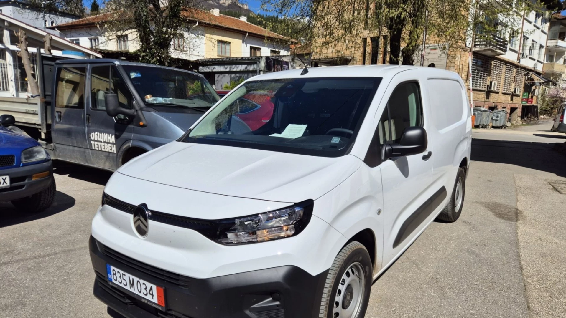 Община Тетевен закупи нов автомобил за нуждите на Домашния социален патронаж