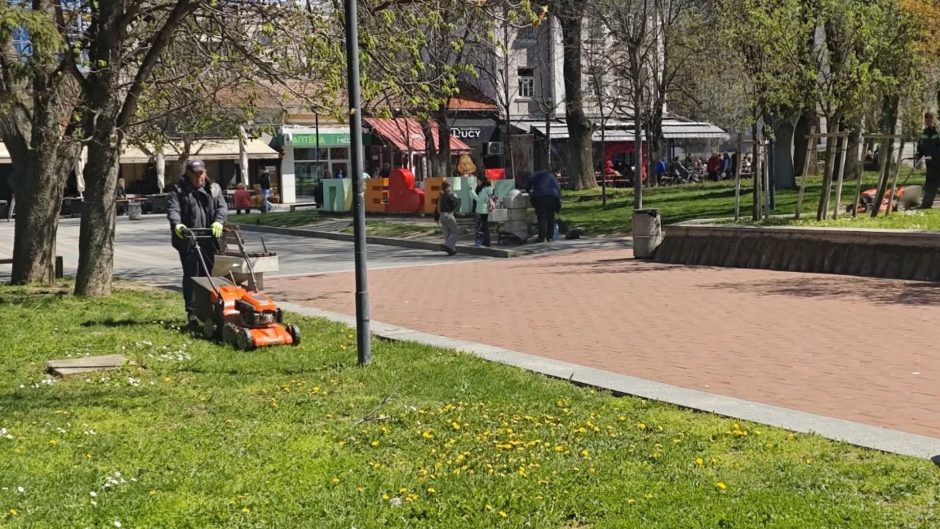 Пускат фонтаните в Плевен за Великден