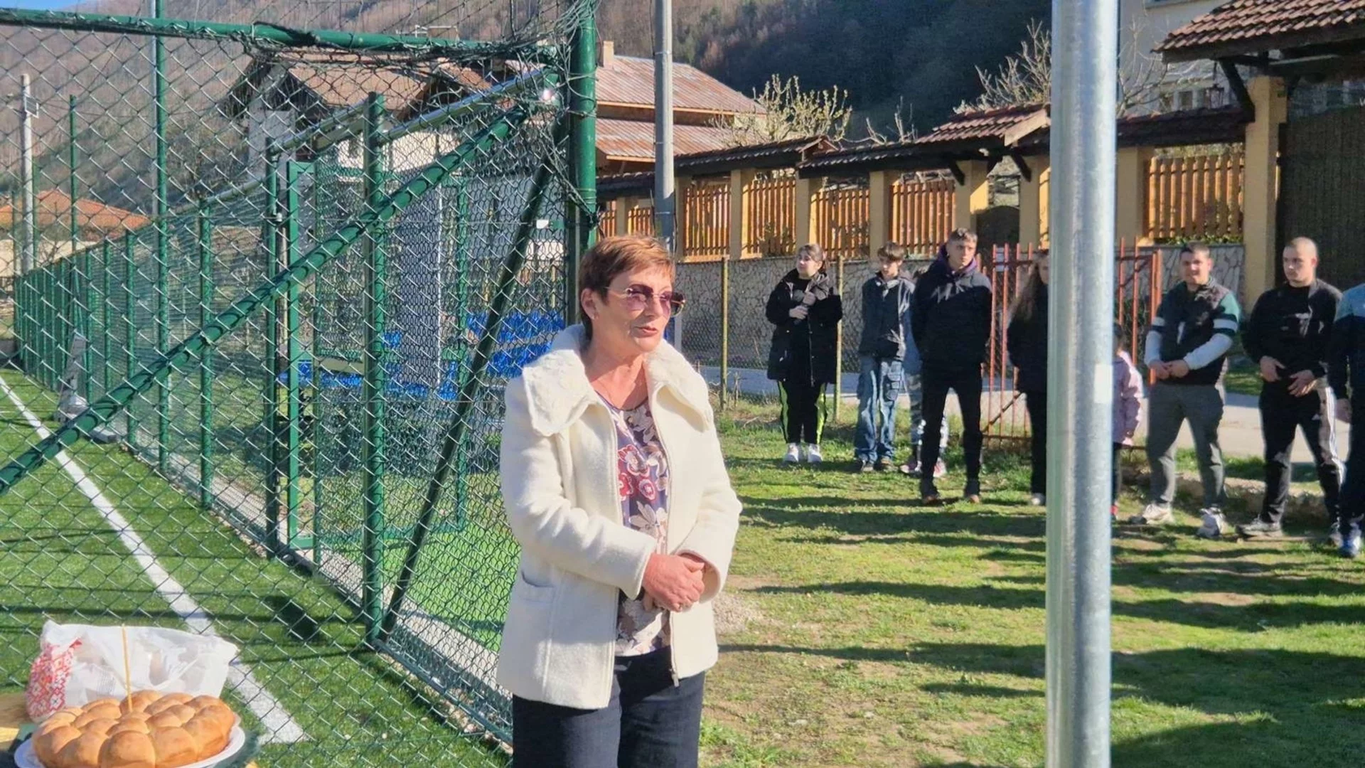 В село до Тетевен откриха модерна мултифункционална спортна площадка