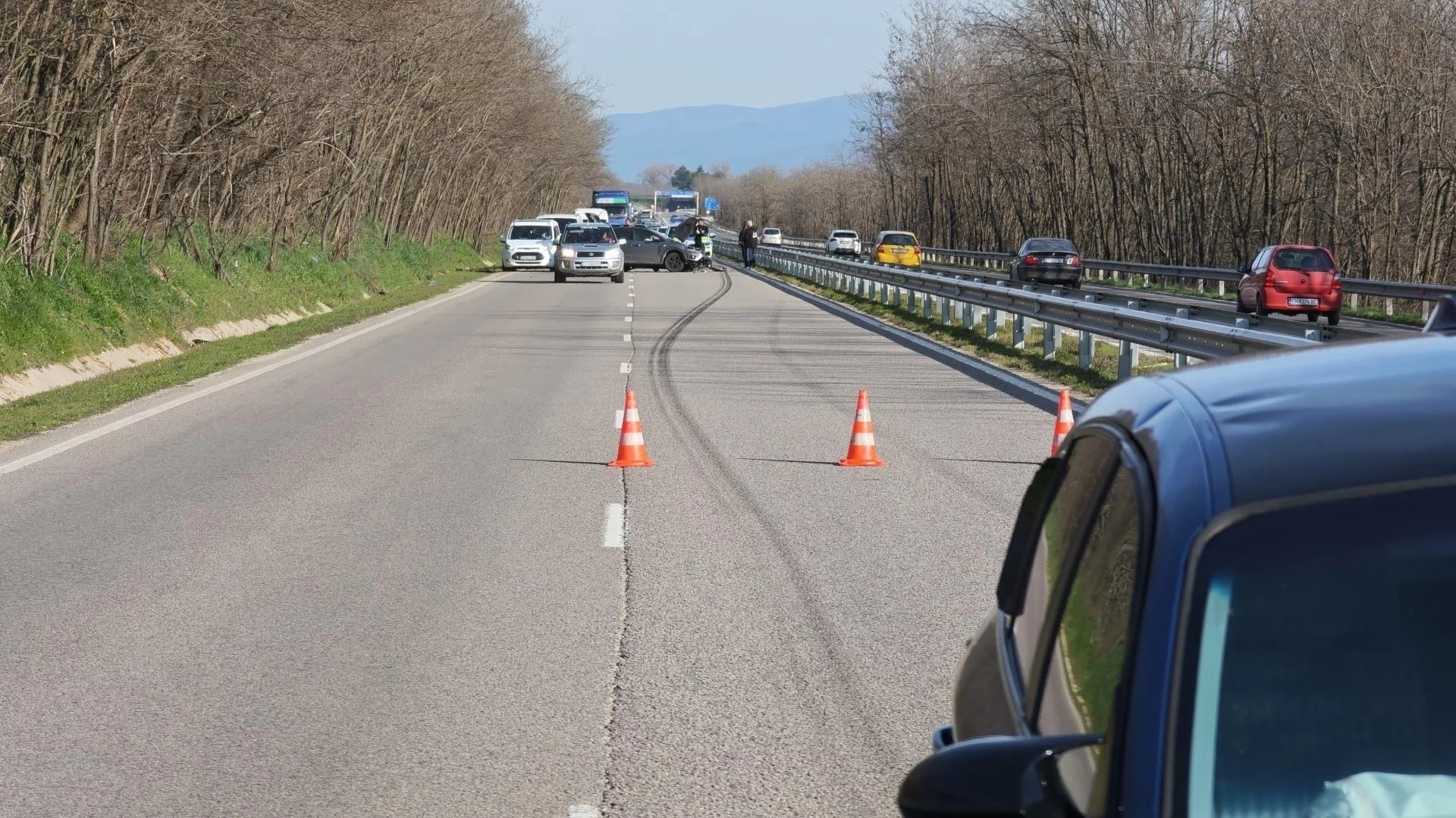 Лошо време доведе до серия катастрофи в страната