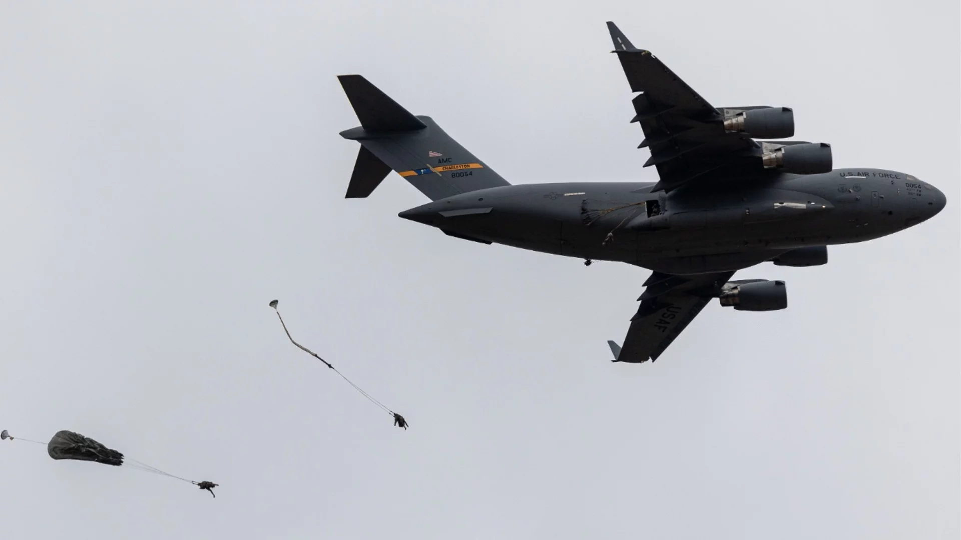 Ако САЩ излязат от НАТО, само 4 държави извън ЕС ще спасят Европа от Русия: Зеленски