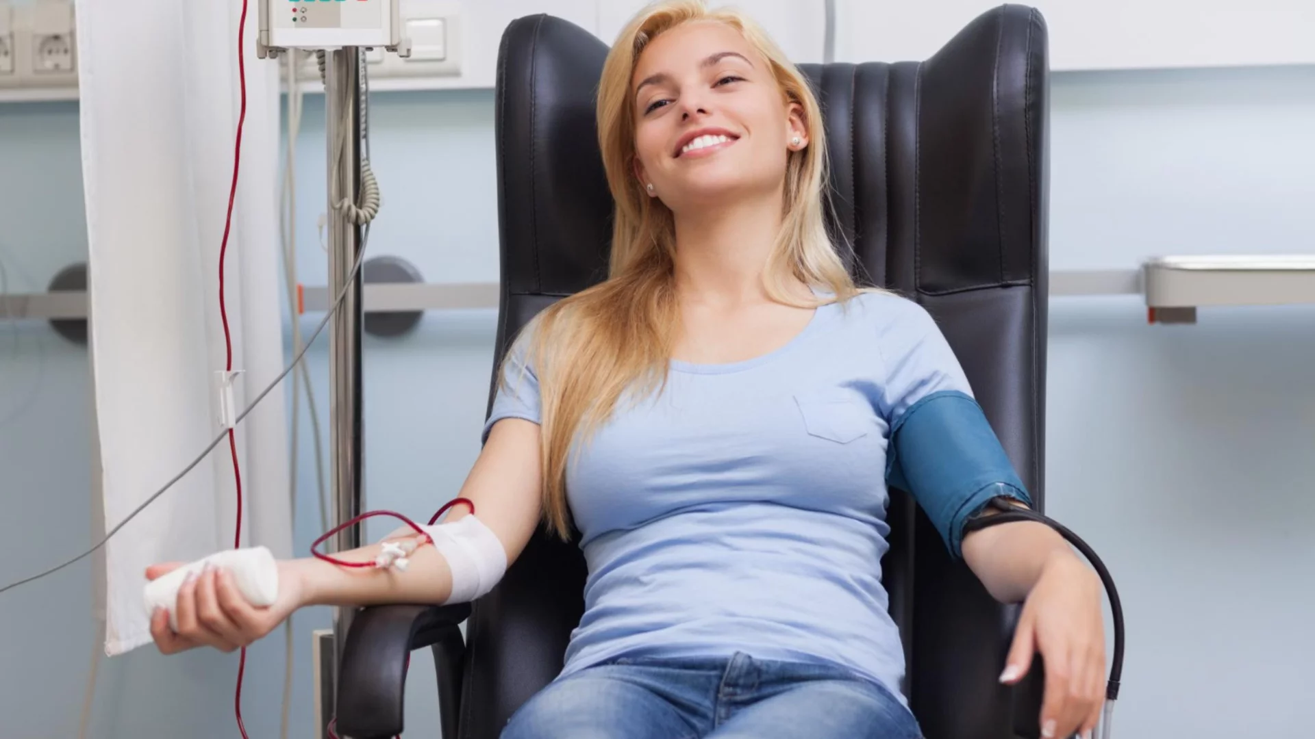 "Напълно безмозъчни жени" си правят "витаминни вливки": Опасна нова мода с венозни "коктейли" за здраве и красота 