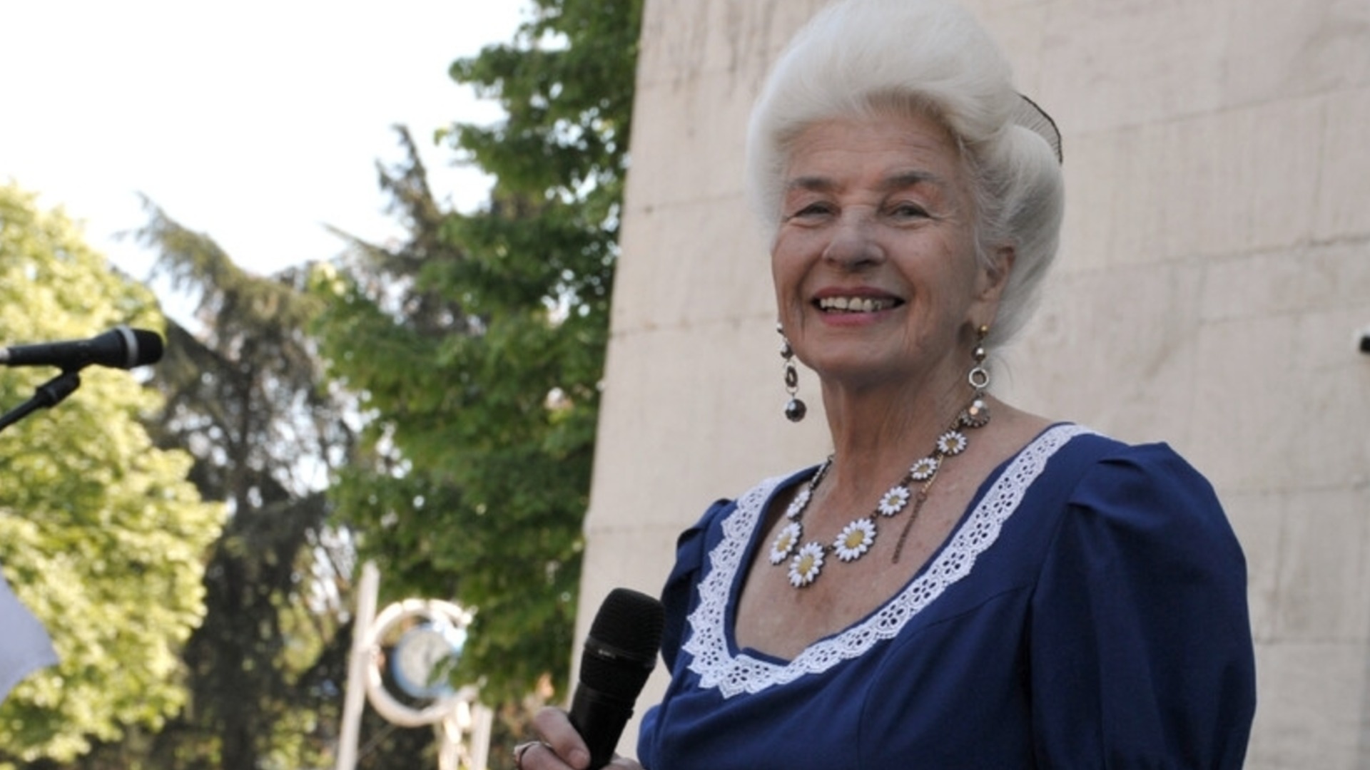 На Велика събота: Близки и почитатели изпращат славея на Странджа – Янка Рупкина