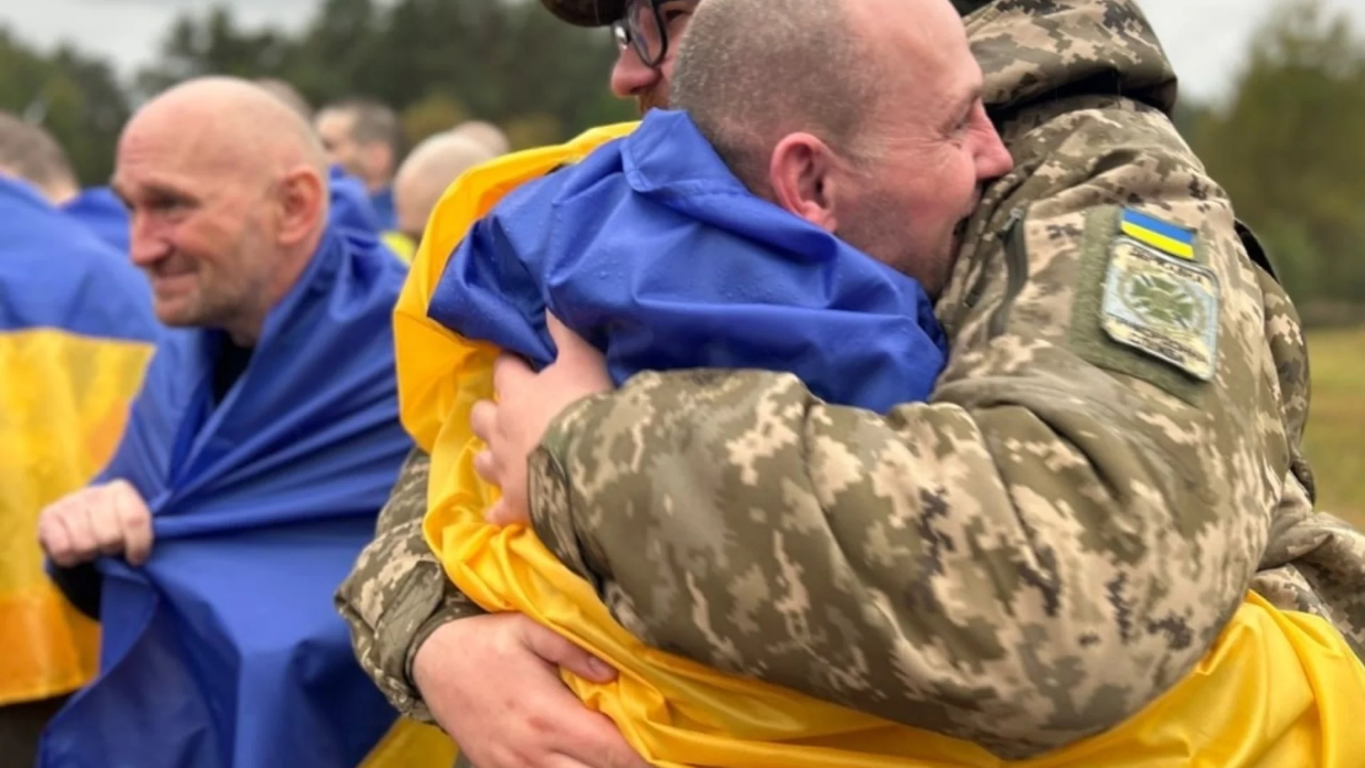 Вкъщи за Великден: Нова размяна на военнопленници между Украйна и Русия (ВИДЕО и СНИМКИ)