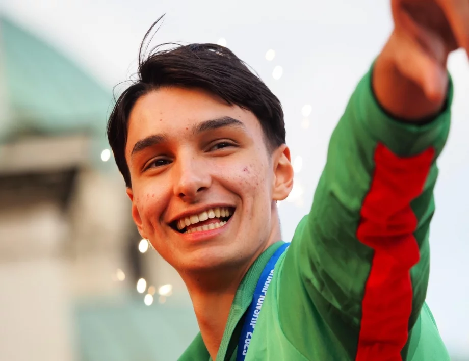 Бунтът на гения: Как Симеон Николов отказа милиони в Европа, за да излъже системата