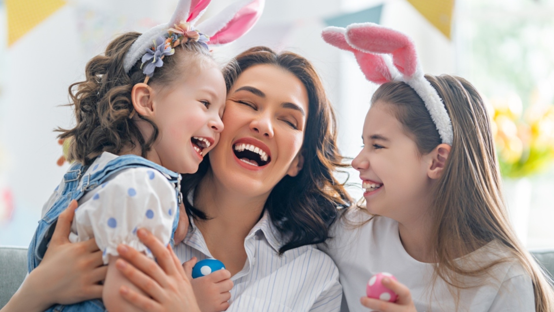 Кой има имен ден днес, 12 април 2026 г. Честито!