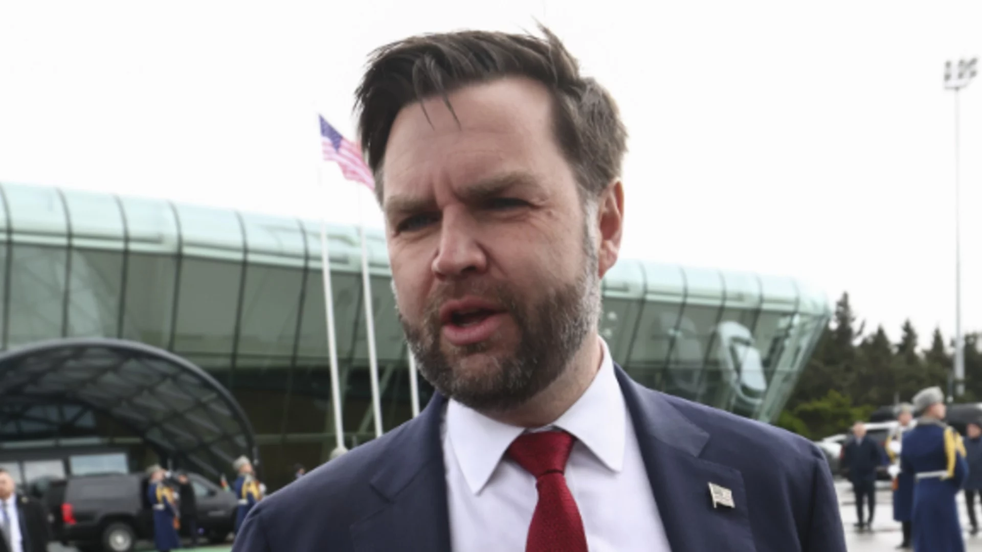 В навечерието на преговорите в Исламабад: Срещи с посредника и израелски атаки в Ливан (ВИДЕО)