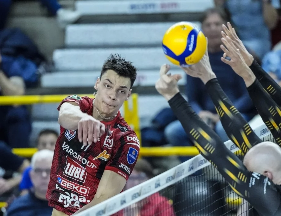 Италия е в краката му: Алекс Николов сътвори немислим обрат и поведе Лубе към финала