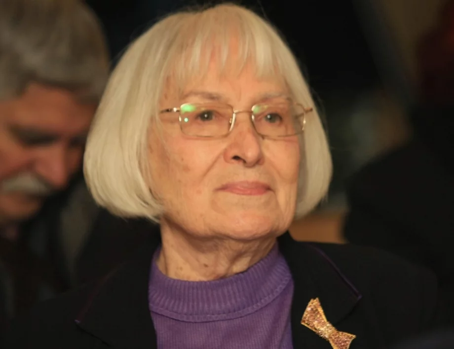 Отиде си един от най-ярките гласове на българската естрада