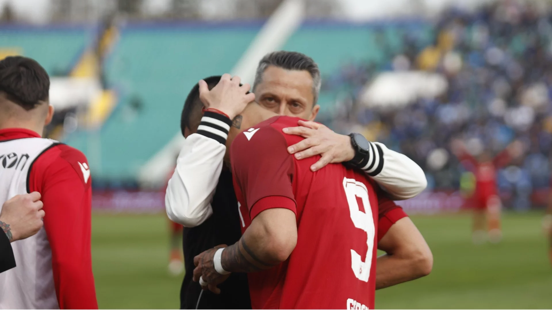 Христо Янев захапа Хулио Веласкес за стила на игра на Левски и направи препратка към миналото дерби