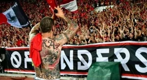 Пленяващо! Феновете на ЦСКА почетоха паметта на Димитър Пенев по уникален начин (СНИМКА)