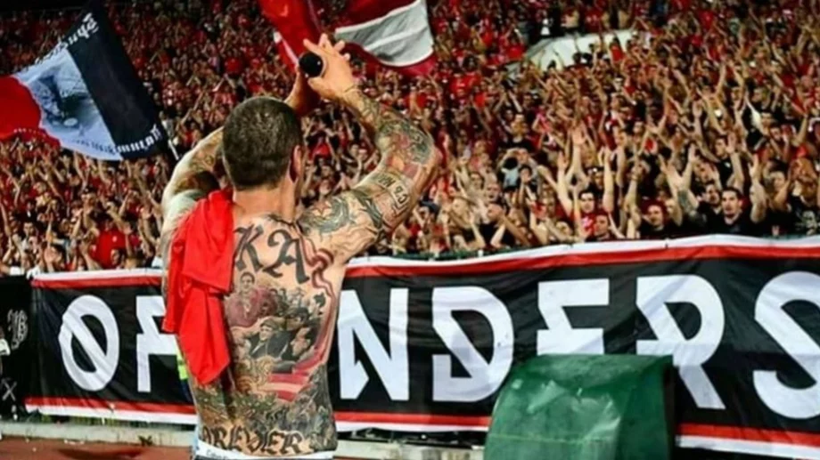 Пленяващо! Феновете на ЦСКА почетоха паметта на Димитър Пенев по уникален начин (СНИМКА)