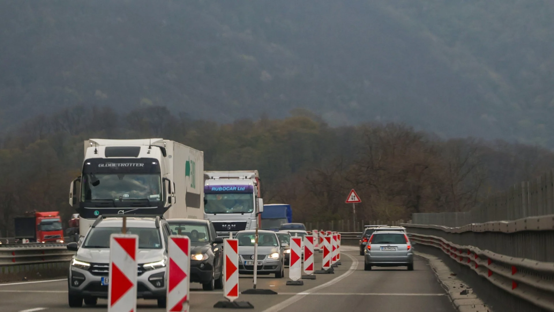 Умишлено: Шофьор предизвика огромно задръстване на "Витиня", арестуваха го (ВИДЕО)
