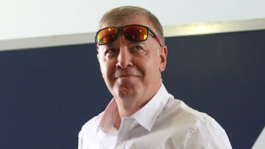 Заклет "червен" се обърна срещу ЦСКА в последния момент - Левски му харесва повече