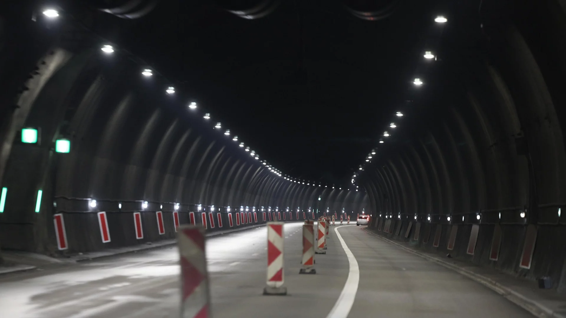 Камионът бил напълно изправен: Мистерията с блокирания тунел "Витиня" се заплита