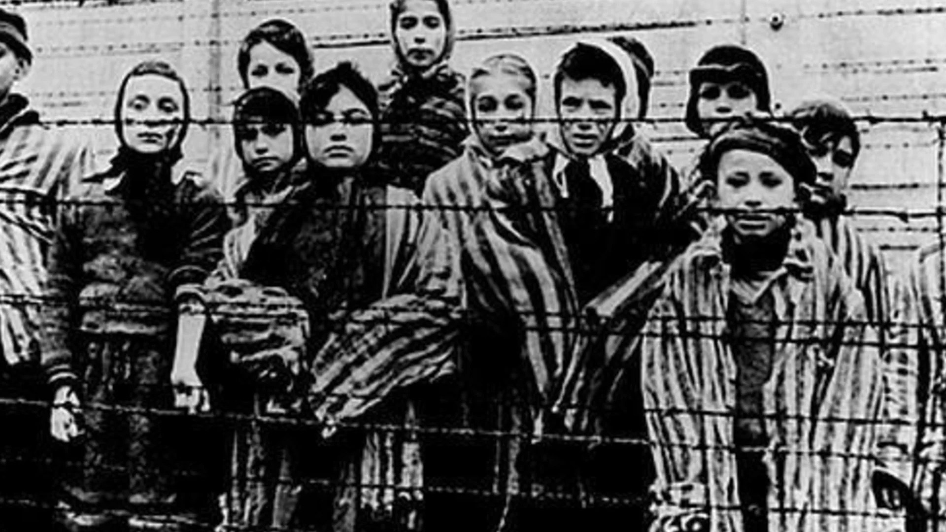 15 април в историята: Спасяването на българските евреи. Честваме деня на танкиста