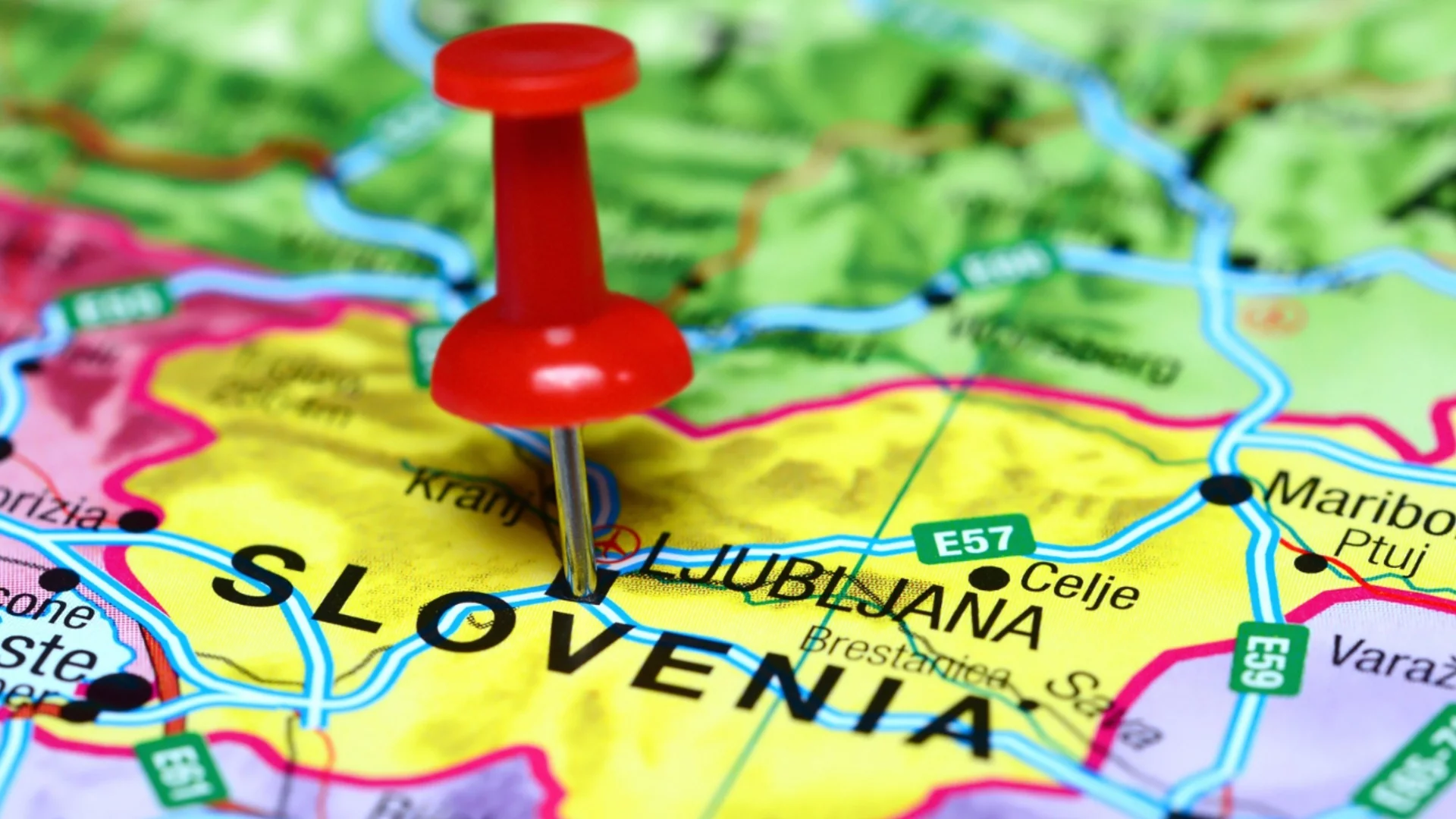 Словения заговори за напускане на НАТО